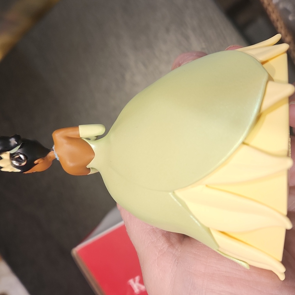 EUC 2024 Hallmark Keepsake Princess Tiana Christmas Ornament w/org. Box - Picture 9 of 10